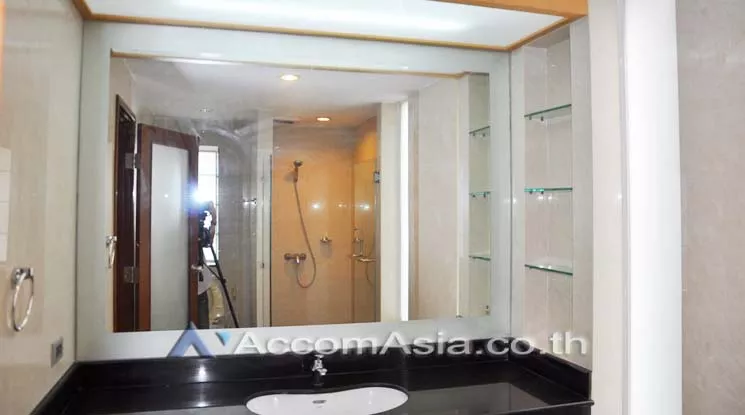 8  3 br Apartment For Rent in Sukhumvit ,Bangkok BTS Nana at Quiet and Peaceful  13002351