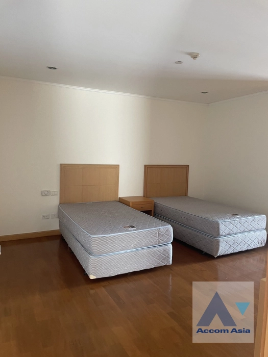 10  4 br Apartment For Rent in Sukhumvit ,Bangkok BTS Phrom Phong at Apartment with Top Facilities, Close to Emshere 13002354