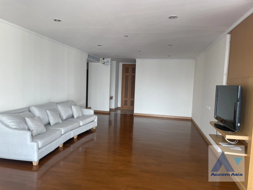 5  4 br Apartment For Rent in Sukhumvit ,Bangkok BTS Phrom Phong at Apartment with Top Facilities, Close to Emshere 13002354