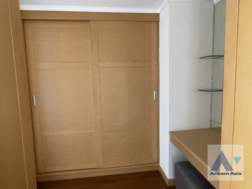 15  4 br Apartment For Rent in Sukhumvit ,Bangkok BTS Phrom Phong at Apartment with Top Facilities, Close to Emshere 13002354