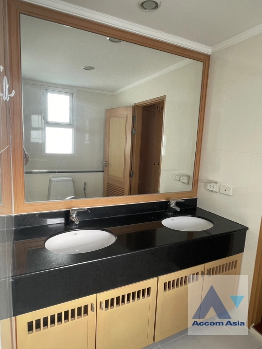 19  4 br Apartment For Rent in Sukhumvit ,Bangkok BTS Phrom Phong at Apartment with Top Facilities, Close to Emshere 13002354