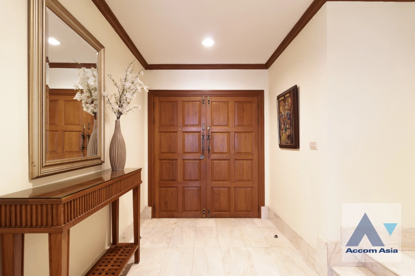 unit 2 Bedrooms  Condominium For Rent in Sukhumvit, Bangkok  near BTS Phrom Phong (13002360)