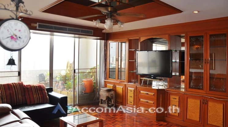 unit 3 Bedrooms  Condominium For Rent in Sukhumvit, Bangkok  near BTS Phrom Phong (13002365)