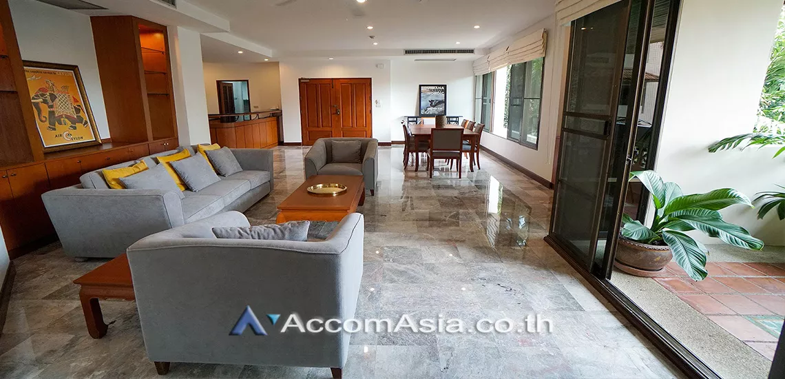 unit 3 Bedrooms  Apartment For Rent in Sukhumvit, Bangkok  near BTS Phrom Phong (13002395)