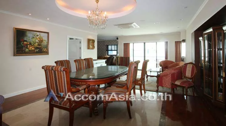  3 Bedrooms  Condominium For Rent in Sathorn, Bangkok  near BTS Sala Daeng - MRT Lumphini (13002424)