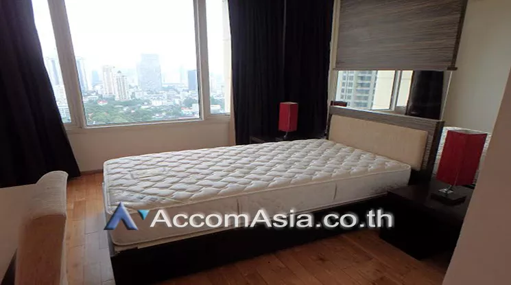  3 Bedrooms  Condominium For Rent in Sathorn, Bangkok  near BTS Chong Nonsi - BRT Sathorn (13002442)