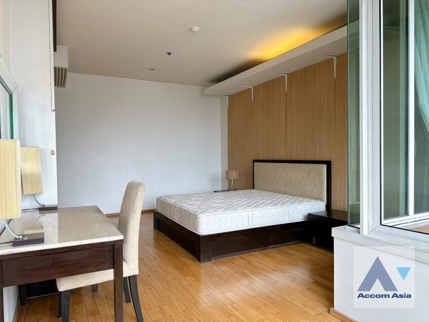 unit 3 Bedrooms  Condominium For Rent in Sathorn, Bangkok  near BTS Chong Nonsi - BRT Sathorn (13002442)