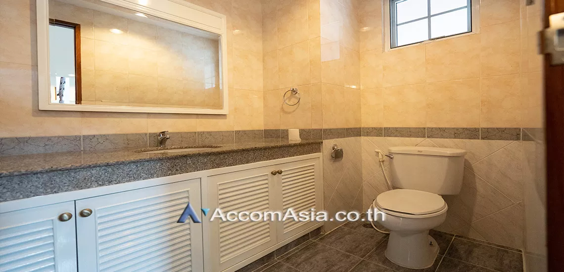 14  4 br House For Rent in Sukhumvit ,Bangkok BTS Ekkamai at House in Compound 40119