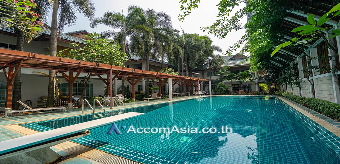 15  4 br House For Rent in Sukhumvit ,Bangkok BTS Ekkamai at House in Compound 40119