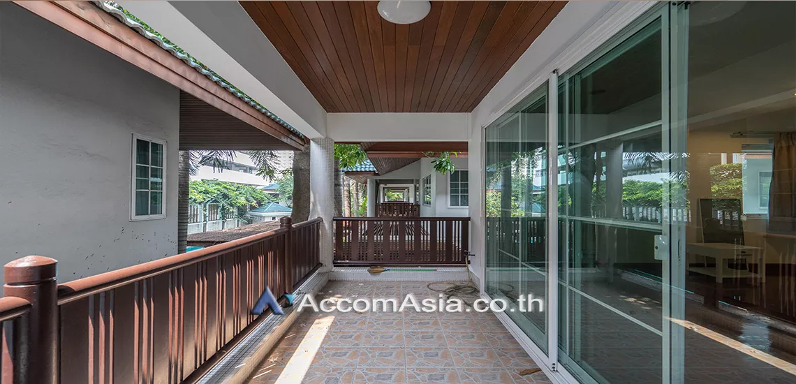 6  4 br House For Rent in Sukhumvit ,Bangkok BTS Ekkamai at House in Compound 40119
