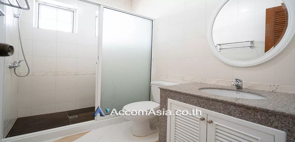 12  4 br House For Rent in Sukhumvit ,Bangkok BTS Ekkamai at House in Compound 40119