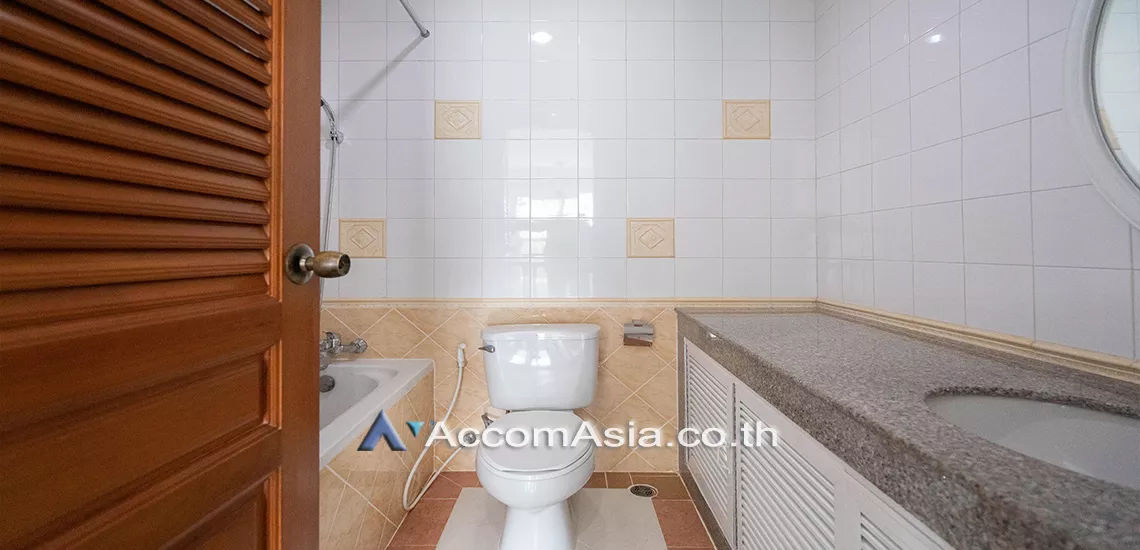 13  4 br House For Rent in Sukhumvit ,Bangkok BTS Ekkamai at House in Compound 40119