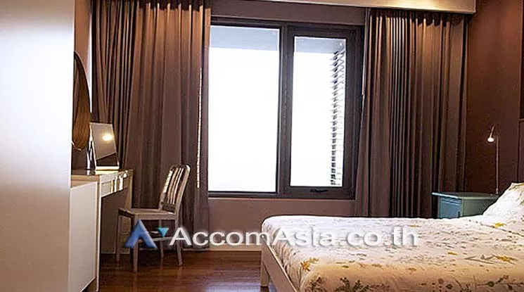  3 Bedrooms  Condominium For Rent in Sathorn, Bangkok  near MRT Khlong Toei (13002467)