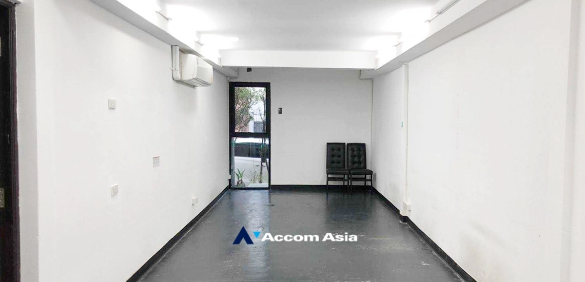 10  4 br Townhouse for rent and sale in Sukhumvit ,Bangkok BTS Phrom Phong 13002485