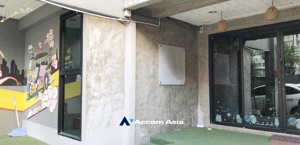 Home Office |  4 Bedrooms  Townhouse For Rent & Sale in Sukhumvit, Bangkok  near BTS Phrom Phong (13002485)