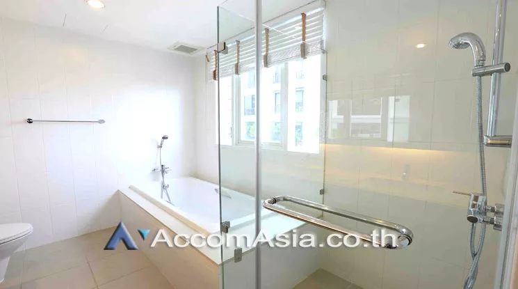 unit 3 Bedrooms  Apartment For Rent in Sukhumvit, Bangkok  near BTS Phrom Phong (13002531)