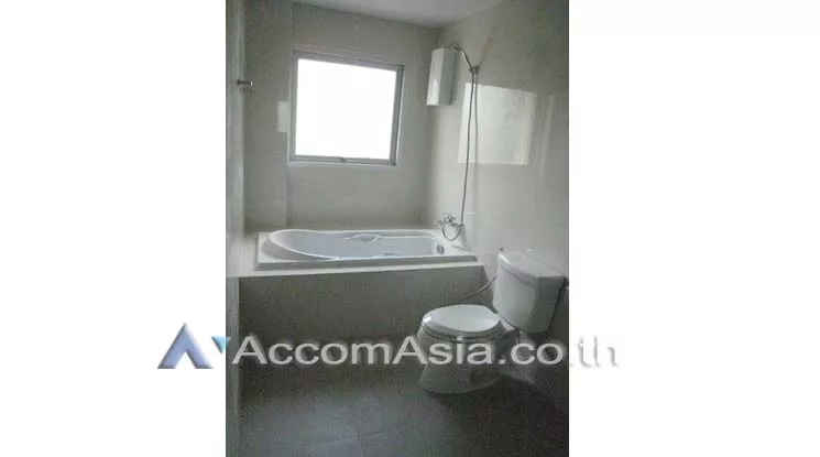 6  2 br Apartment For Rent in Sukhumvit ,Bangkok BTS Asok - MRT Sukhumvit at Private and Peaceful 13002557