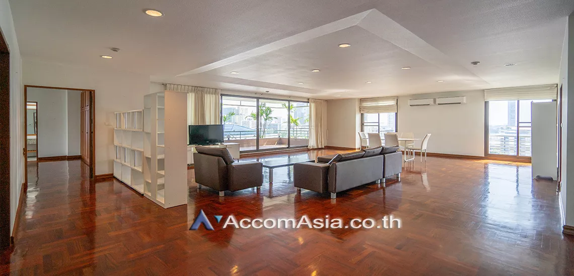  3 Bedrooms  Apartment For Rent in Sukhumvit, Bangkok  near BTS Thong Lo (13002565)