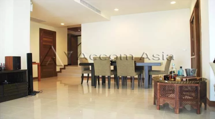 unitPet friendly |  3 Bedrooms  Apartment For Rent in Sathorn, Bangkok  near BTS Chong Nonsi (20947)