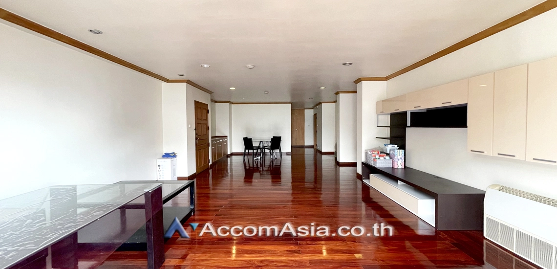 4  3 br Apartment for rent and sale in Ploenchit ,Bangkok BTS Ploenchit - MRT Lumphini at Low rised Apartment in Ruamrudee AA10002