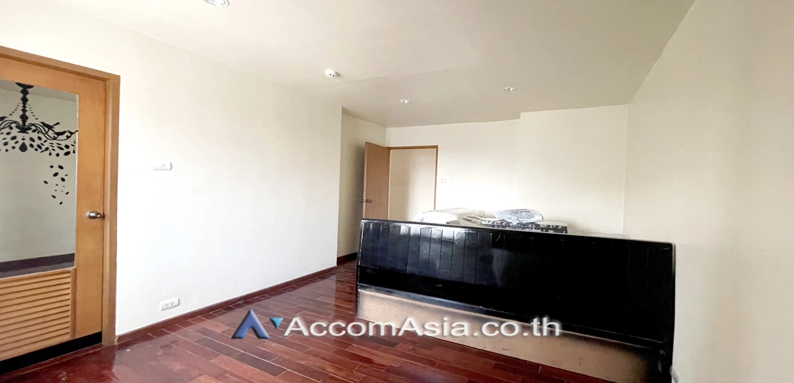 9  3 br Apartment for rent and sale in Ploenchit ,Bangkok BTS Ploenchit - MRT Lumphini at Low rised Apartment in Ruamrudee AA10002
