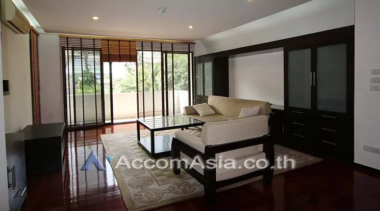 Pet friendly |  Low rised Apartment in Ruamrudee Apartment  3 Bedroom for Rent MRT Lumphini in Ploenchit Bangkok