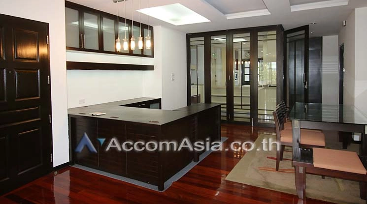unitPet friendly |  3 Bedrooms  Apartment For Rent in Ploenchit, Bangkok  near BTS Ploenchit - MRT Lumphini (AA10004)