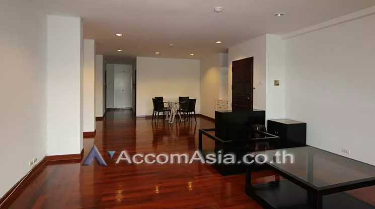  1  3 br Apartment For Rent in Ploenchit ,Bangkok BTS Ploenchit - MRT Lumphini at Low rised Apartment in Ruamrudee AA10036