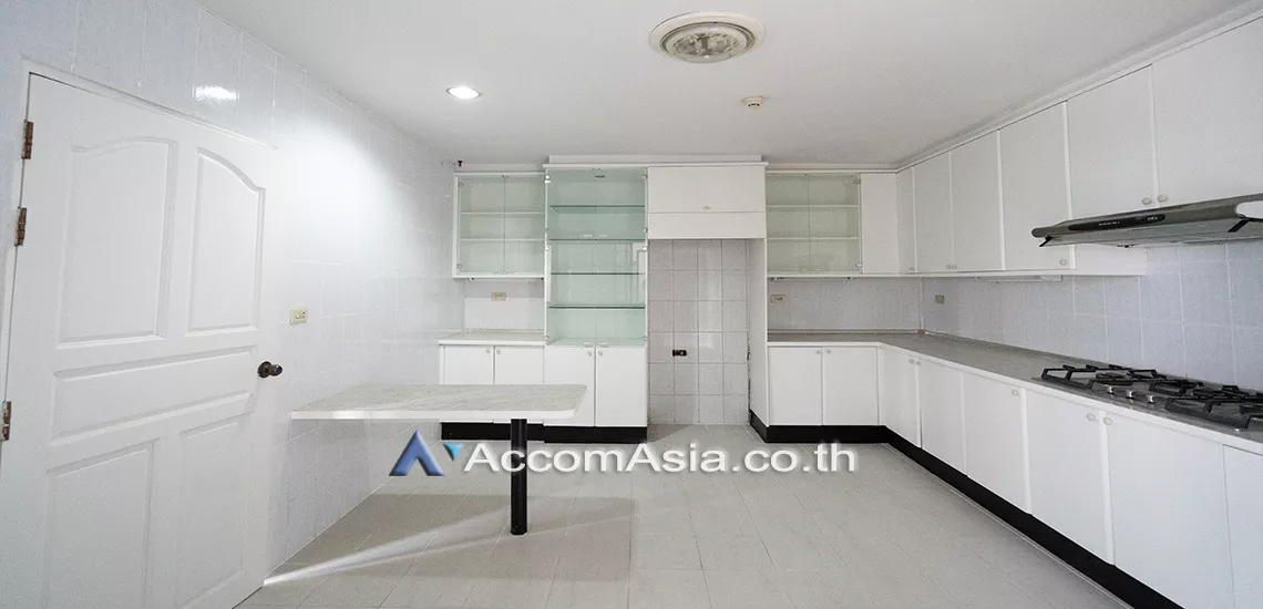 6  3 br Apartment For Rent in Sukhumvit ,Bangkok BTS Phrom Phong at Pet friendly - High rise Apartment AA10096