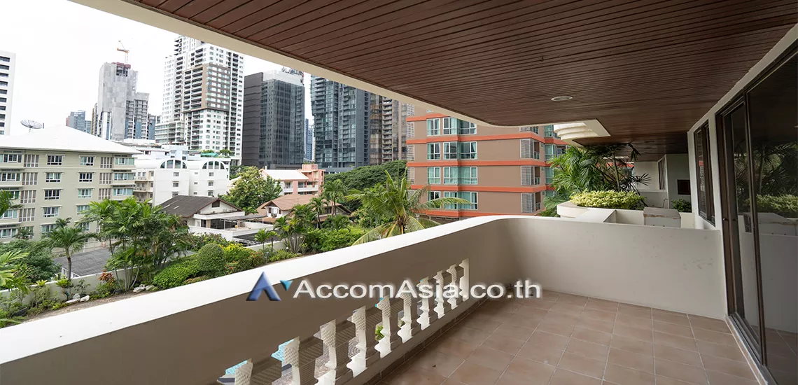Big Balcony, Pet friendly |  Pet friendly - High rise Apartment in Phrom Phong Apartment  3 Bedroom for Rent BTS Phrom Phong in Sukhumvit Bangkok