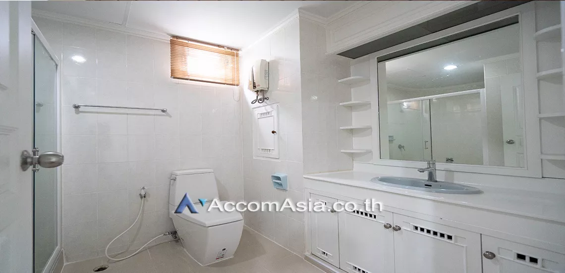 8  3 br Apartment For Rent in Sukhumvit ,Bangkok BTS Phrom Phong at Pet friendly - High rise Apartment AA10096
