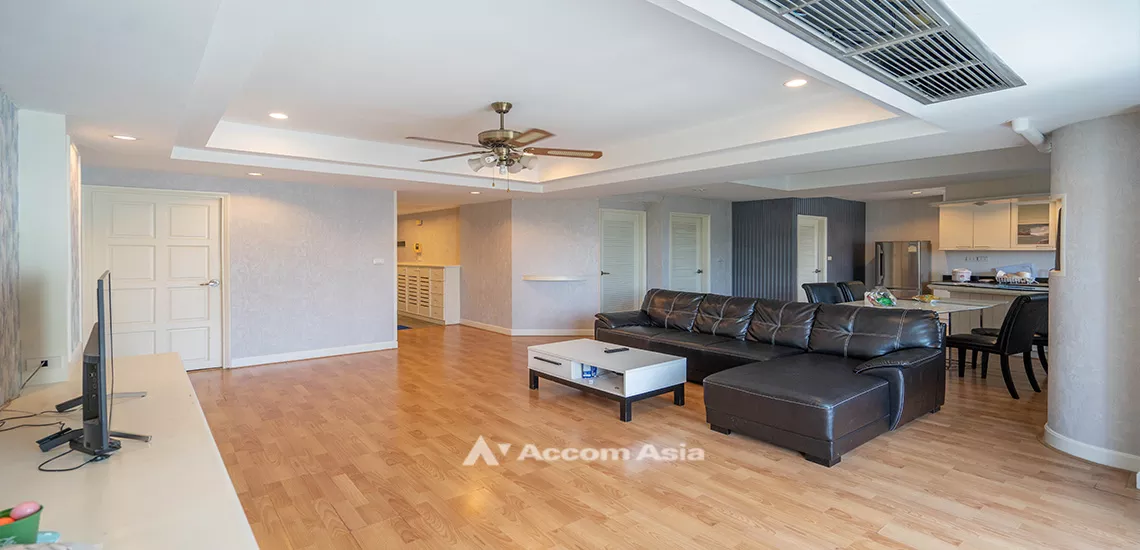 unit 3 Bedrooms  Condominium For Rent in Sukhumvit, Bangkok  near BTS Phrom Phong (AA10100)