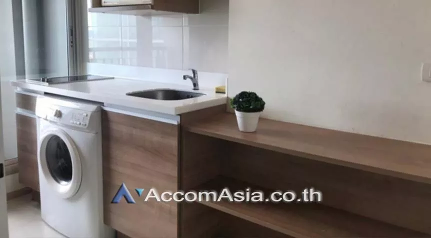 1 Bedroom  Condominium For Sale in Ratchadapisek, Bangkok  near MRT Ratchadaphisek (AA10111)