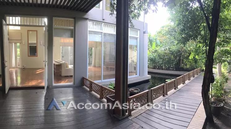 unitPet friendly |  3 Bedrooms  House For Rent in Sukhumvit, Bangkok  near BTS Asok - MRT Sukhumvit (AA10114)
