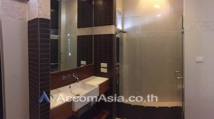 11  3 br House For Rent in Sukhumvit ,Bangkok BTS Asok - MRT Sukhumvit at House in Compound AA10114