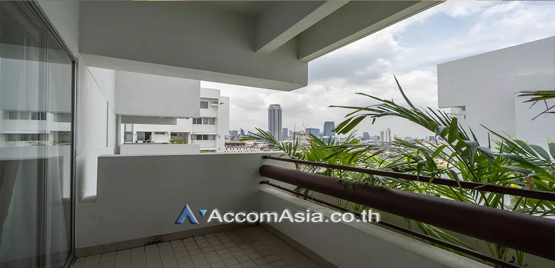 4  3 br Apartment For Rent in Sathorn ,Bangkok MRT Lumphini at Living with natural 2002004
