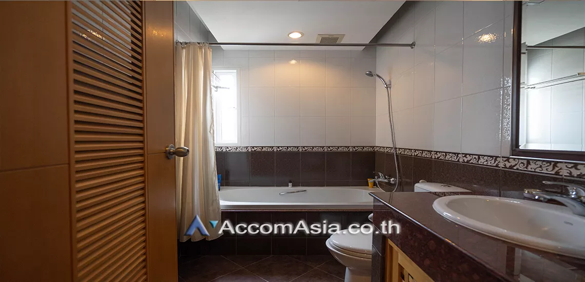 10  3 br Apartment For Rent in Sathorn ,Bangkok MRT Lumphini at Living with natural 2002004