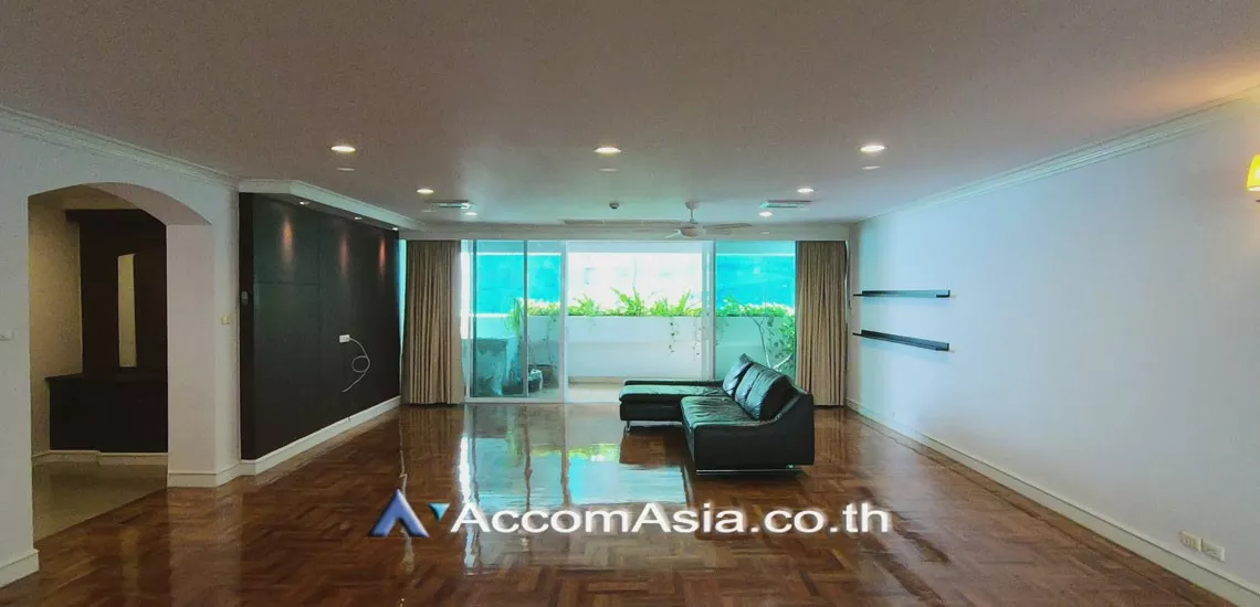 Big Balcony, Pet friendly |  3 Bedrooms  Apartment For Rent in Sukhumvit, Bangkok  near BTS Phrom Phong (10247)