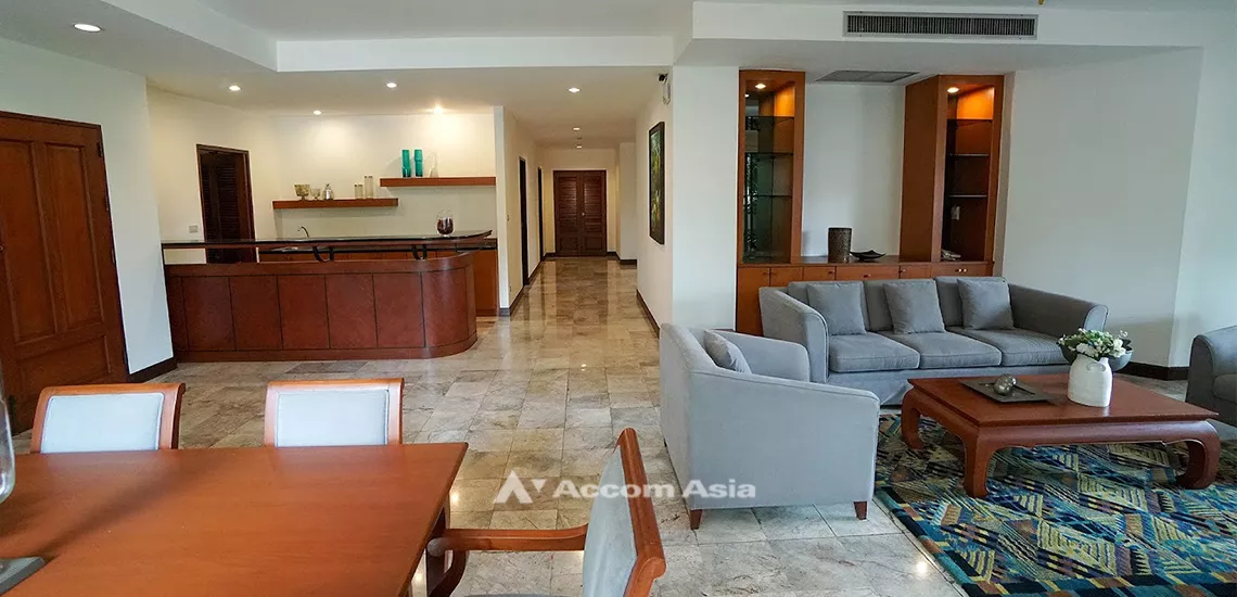 unit 3 Bedrooms  Apartment For Rent in Sukhumvit, Bangkok  near BTS Phrom Phong (AA10127)