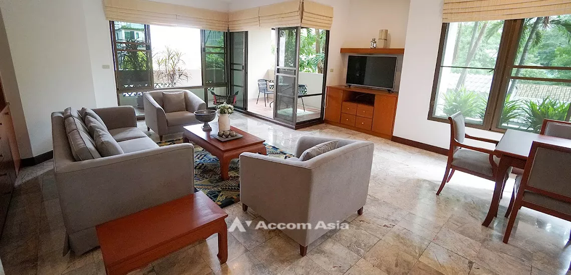 unit 3 Bedrooms  Apartment For Rent in Sukhumvit, Bangkok  near BTS Phrom Phong (AA10127)