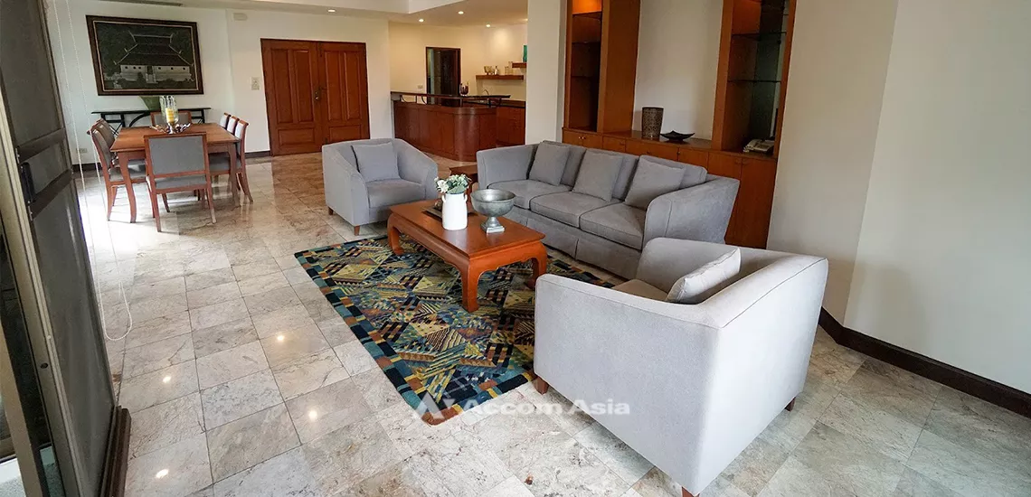 unit 3 Bedrooms  Apartment For Rent in Sukhumvit, Bangkok  near BTS Phrom Phong (AA10127)