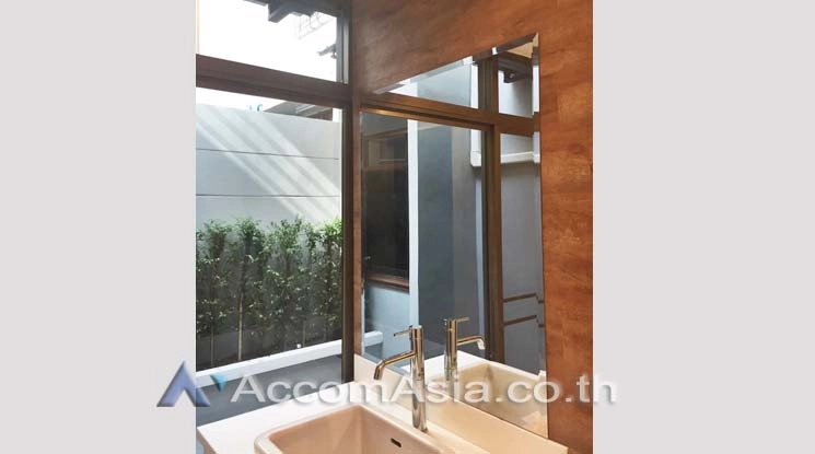 unitHome Office |  3 Bedrooms  Townhouse For Rent in Sukhumvit, Bangkok  near BTS Phra khanong (AA10131)