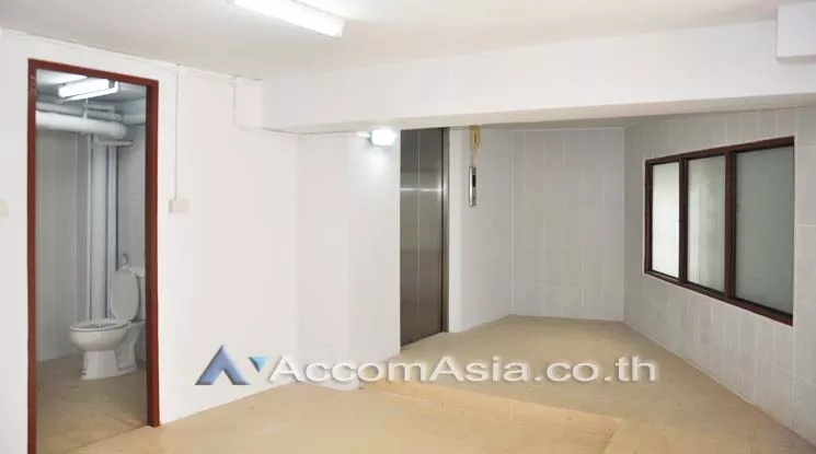 12  Shophouse For Sale in Sukhumvit ,Bangkok MRT Khlong Toei AA10136