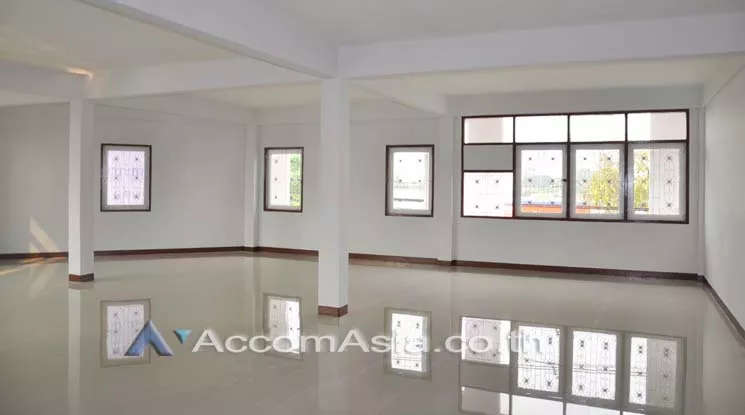 5  Shophouse For Sale in Sukhumvit ,Bangkok MRT Khlong Toei AA10136