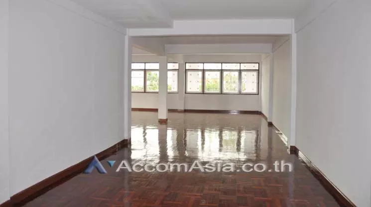 7  Shophouse For Sale in Sukhumvit ,Bangkok MRT Khlong Toei AA10136
