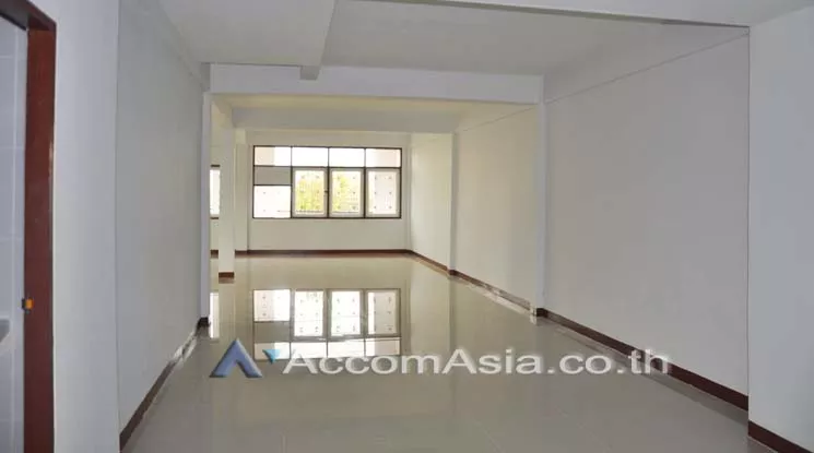 9  Shophouse For Sale in Sukhumvit ,Bangkok MRT Khlong Toei AA10136