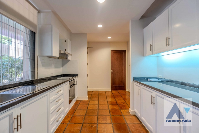 unitPet friendly |  3 Bedrooms  Apartment For Rent in Ploenchit, Bangkok  near BTS Ploenchit (10249)