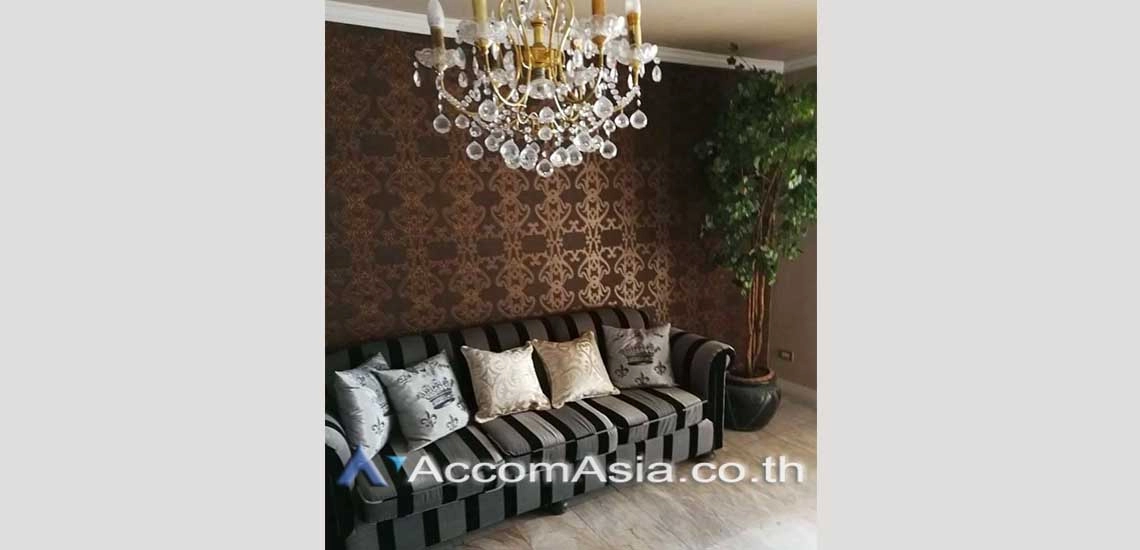  1  3 br Apartment For Rent in  ,Bangkok BTS Ari at Charming Homely Style AA10172