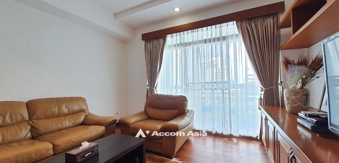 unit 3 Bedrooms  Condominium For Rent in Sukhumvit, Bangkok  near BTS Phrom Phong (AA10198)