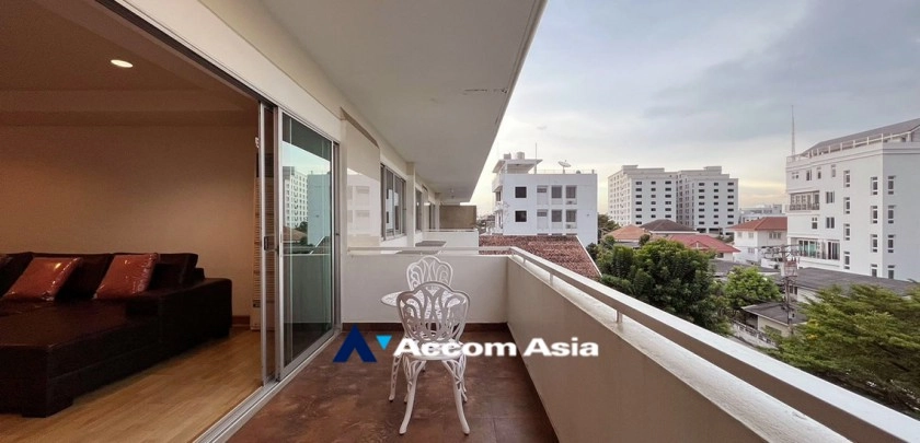 unit 2 Bedrooms  Apartment For Rent in Sukhumvit, Bangkok  near BTS Phra khanong (AA10208)
